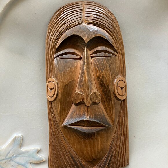 Beautiful Indigenous Carved Mask by Delmar Joseph - Picture 2 of 4